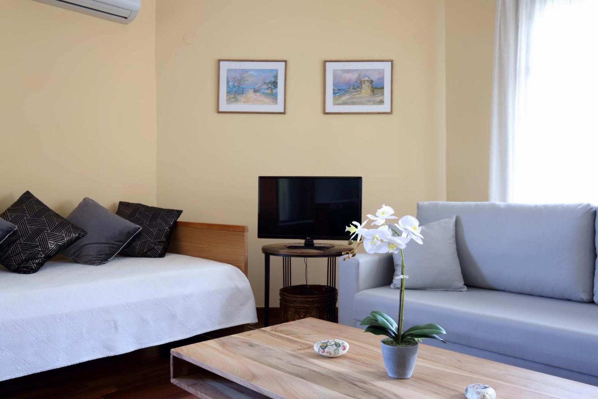 Corina Apartment Apolpaina
