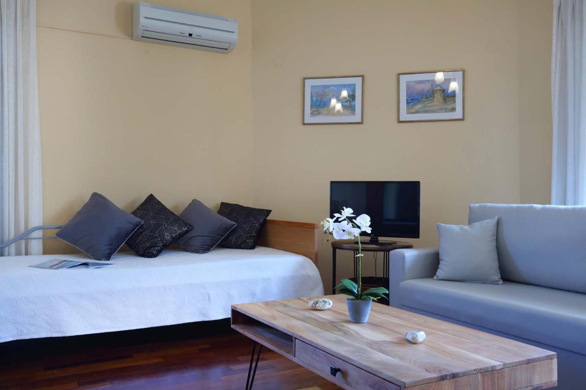 Corina Appartement Apolpaina
